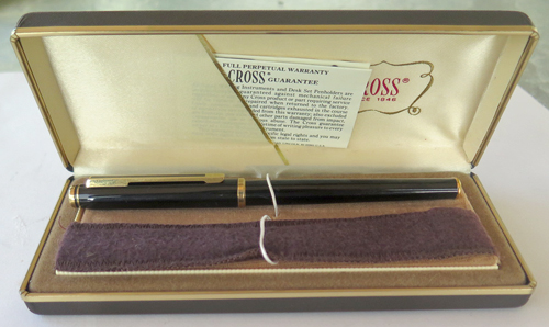 6330: CROSS LACQUER SIGNATURE IN BLACK, COMPLETE WITH BOX & PAPERS. CARTRIDGE FILLING FOUNTAIN PEN WITH 18K MEDIUM NIB.